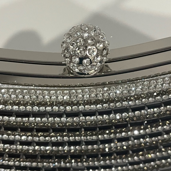 Elegant Silver Evening Bag - Picture 7 of 9